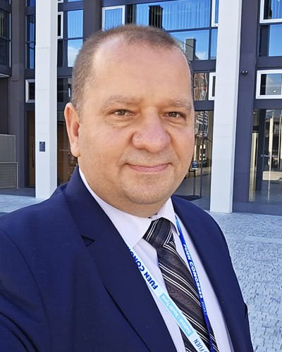 team-image